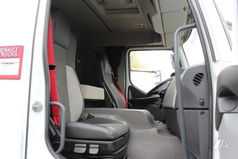 vrachtwagen Renault D WIDE-series