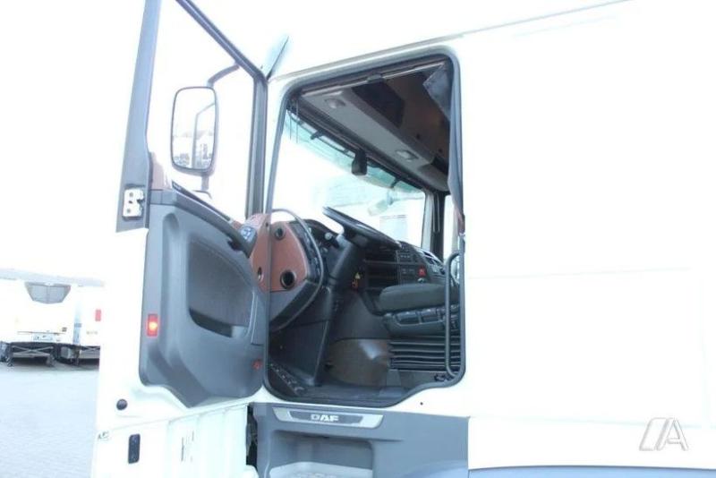 Trekker DAF XF 106