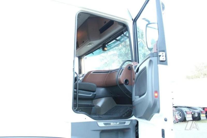 Trekker DAF XF 106