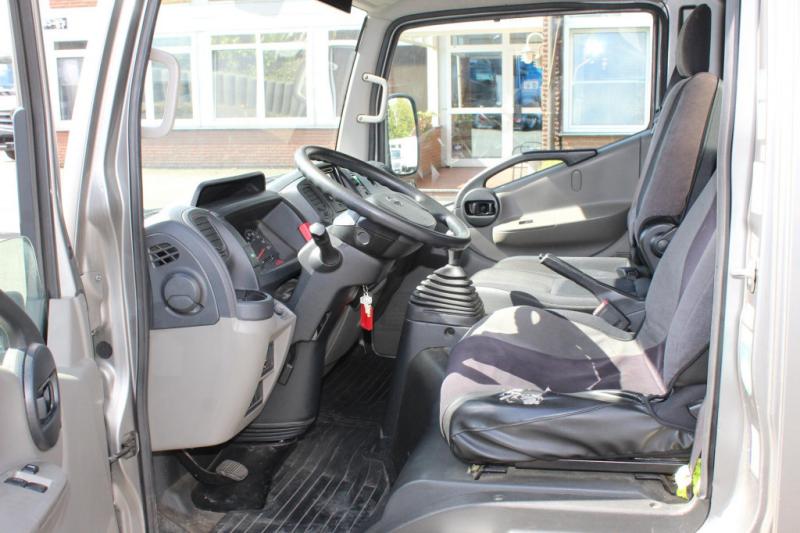 vrachtwagen Nissan Cabstar