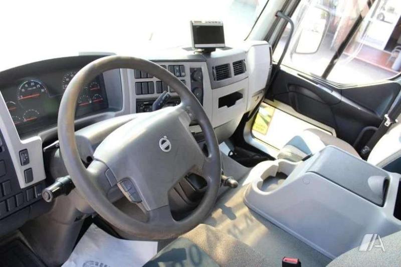 Camion Volvo FL