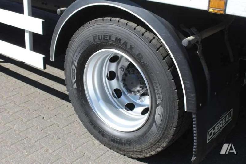 vrachtwagen Renault D WIDE-series