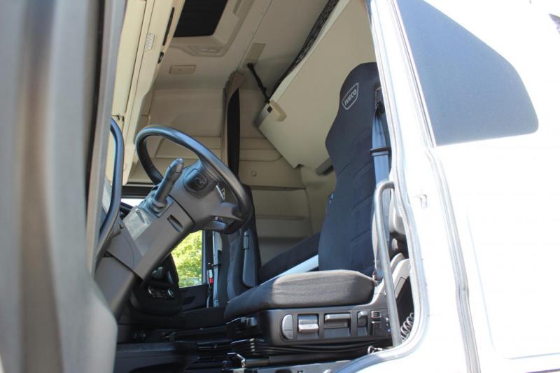 Tracteur Iveco   S-Way 530 Retarder Safety Lock 2Tanks Navi LED