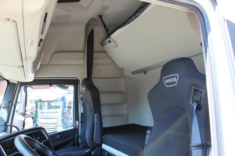 Tracteur Iveco   S-Way 530 Retarder Safety Lock 2Tanks Navi LED