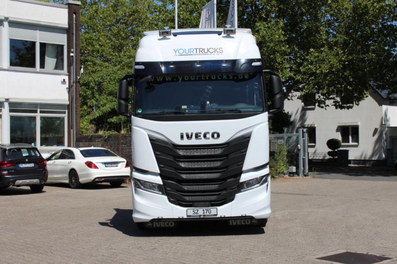 Tracteur Iveco   S-Way 530 Retarder Safety Lock 2Tanks Navi LED