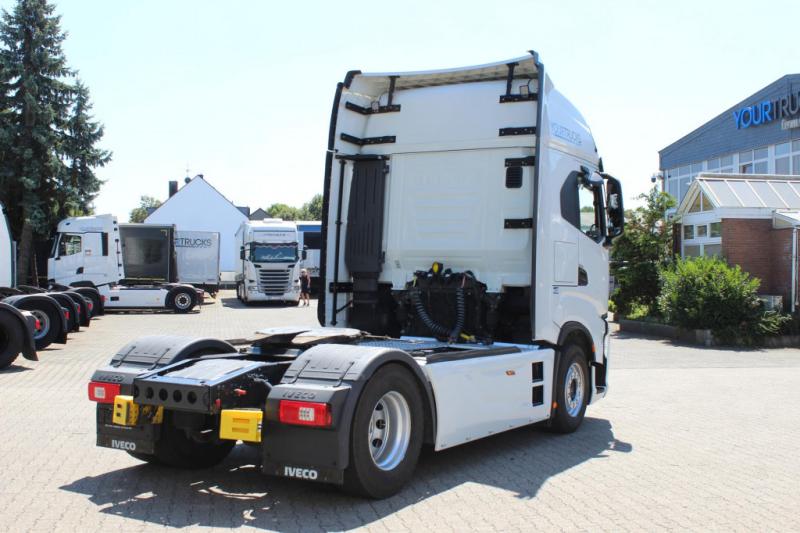 Tracteur Iveco   S-Way 530 Retarder Safety Lock 2Tanks Navi LED