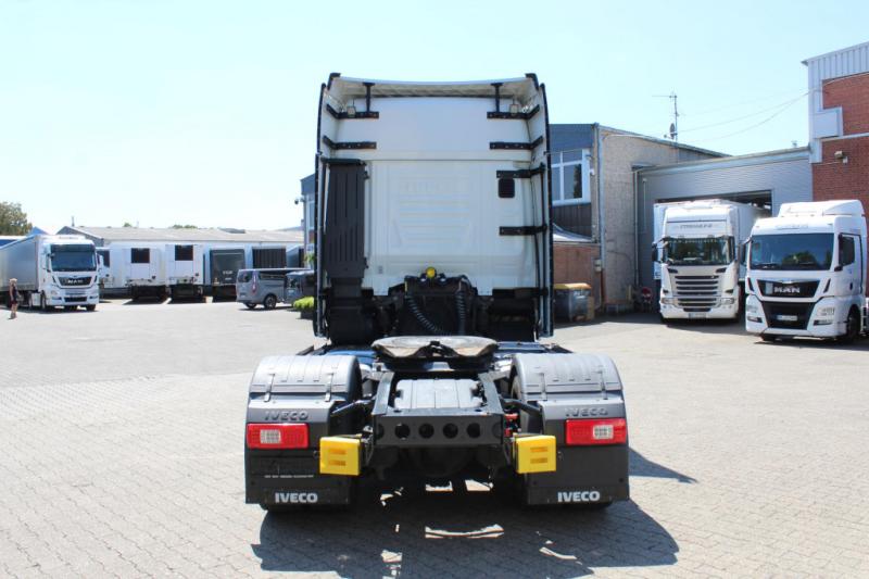 Tracteur Iveco   S-Way 530 Retarder Safety Lock 2Tanks Navi LED