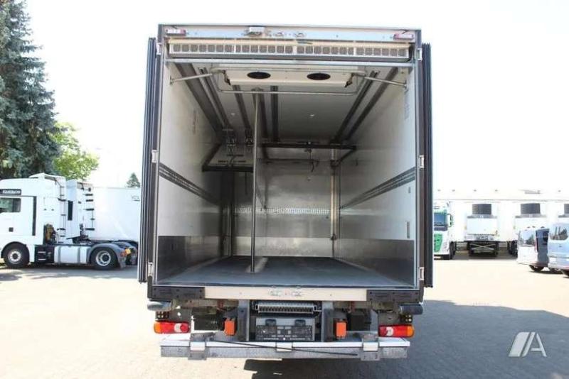LKW Renault D WIDE-series