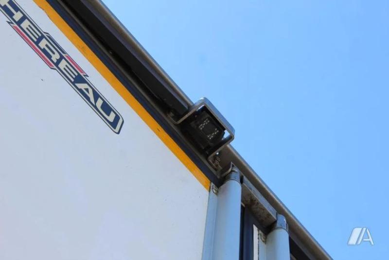 Camion Renault D WIDE-series