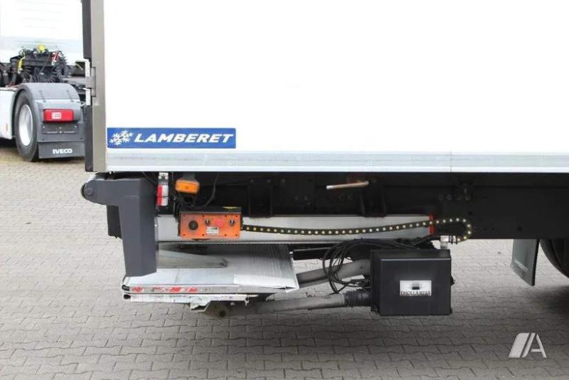Camion Renault D WIDE-series