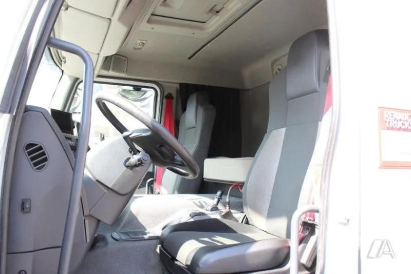 Camion Renault D WIDE-series