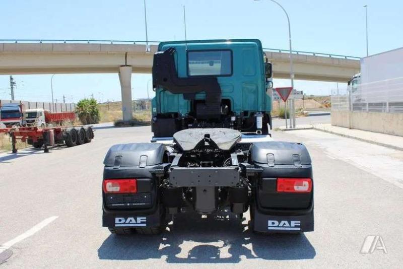 Tracteur DAF CF 460