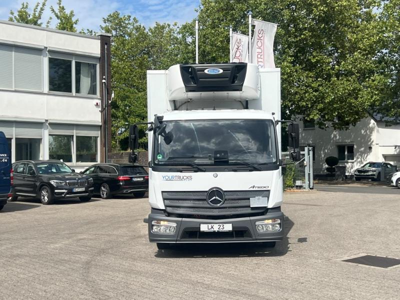 Camião Mercedes Atego