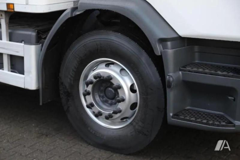 Camion Renault D WIDE-series