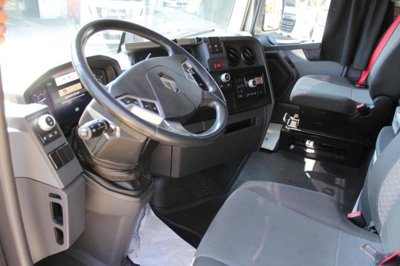 Tracteur Renault T-High