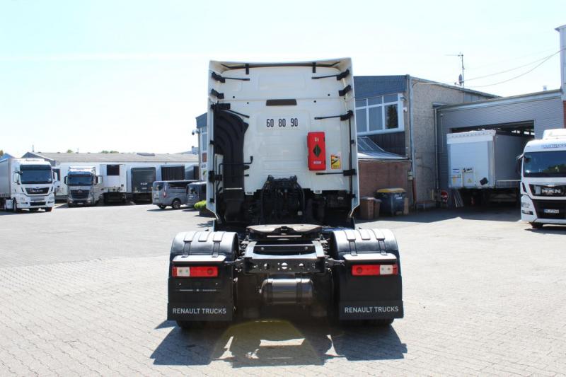 Tracteur Renault T-High