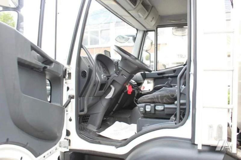 Camion Iveco Eurocargo ML 140 E 25