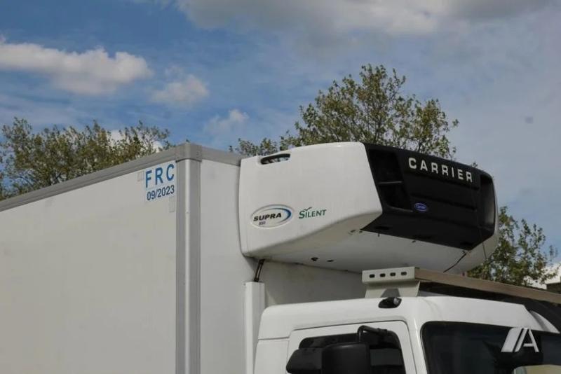 vrachtwagen Renault Midlum 220.12 Dxi