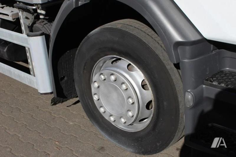 vrachtwagen Renault Midlum 270 DXI