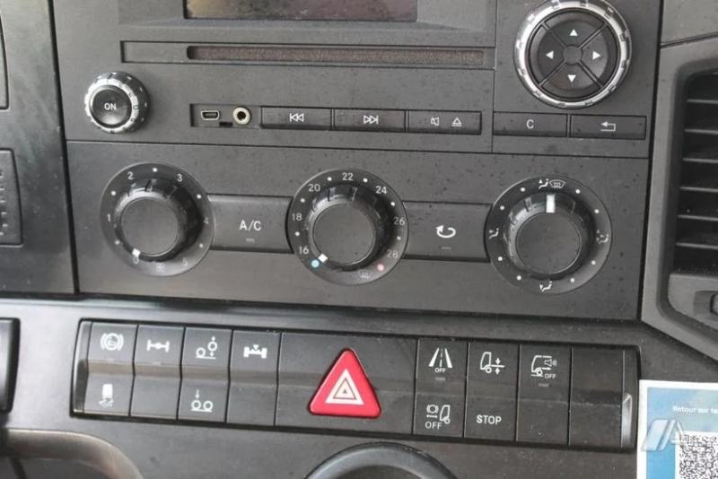 vrachtwagen Mercedes Actros
