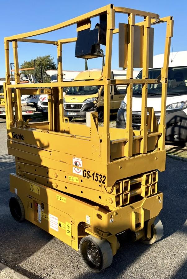 Arbeitsbühne Genie GS-1532