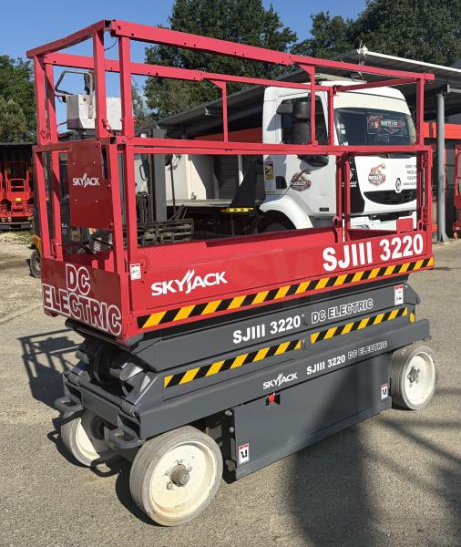 Piattaforma aerea Skyjack SJIII-3220