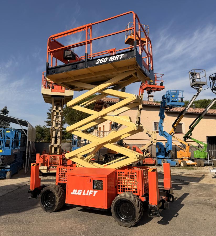 Plataforma elevadora JLG 260MRT
