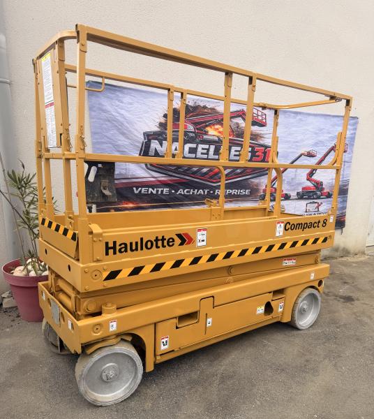 Haulotte Compact 8 Batteries et peinture neuve