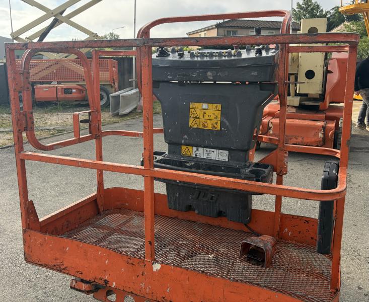 Piattaforma aerea JLG E400AJPN