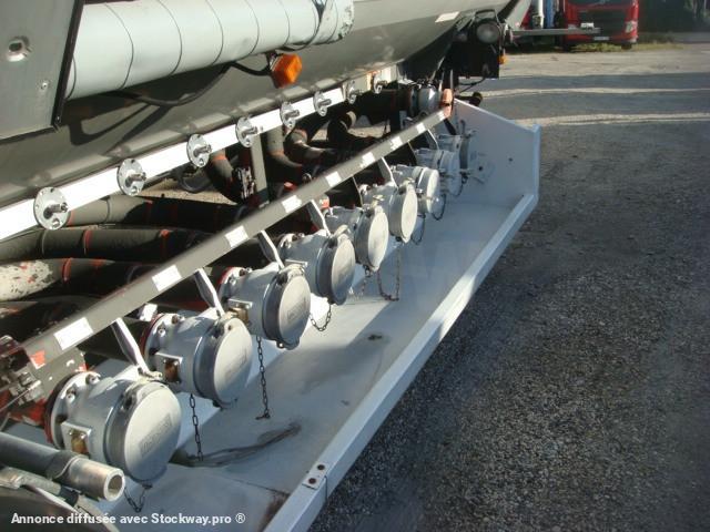 Photo Trailor CITERNE CARBURANT TRAILOR 40000 LITRES 1996 9 COMPARTIMENTS  image 7/11