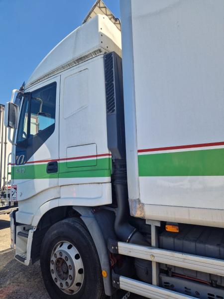 Camion Iveco Stralis 260 S 43