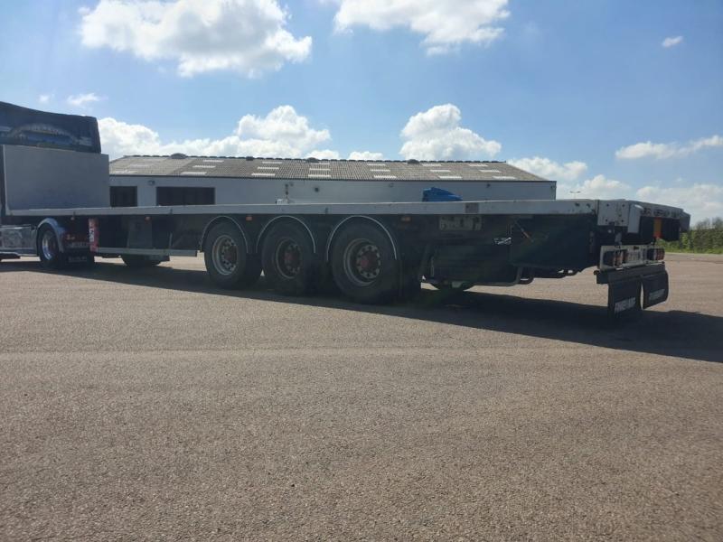 Semi-trailer General Trailers