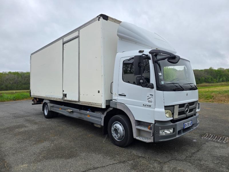Truck Mercedes Atego 1218