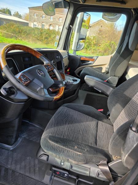 Tractor Mercedes Actros 1851