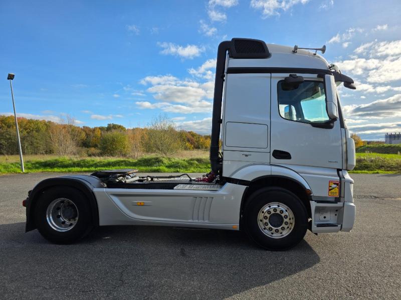 Tractor Mercedes Actros 1851