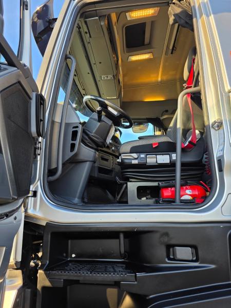 Trattore Renault T-High