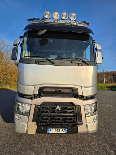 Trattore Renault T-High