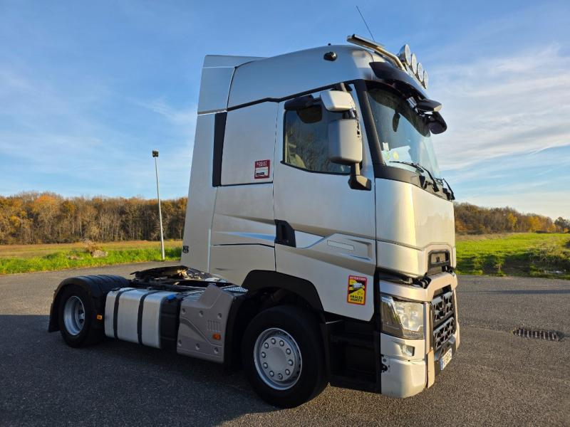 Trattore Renault T-High