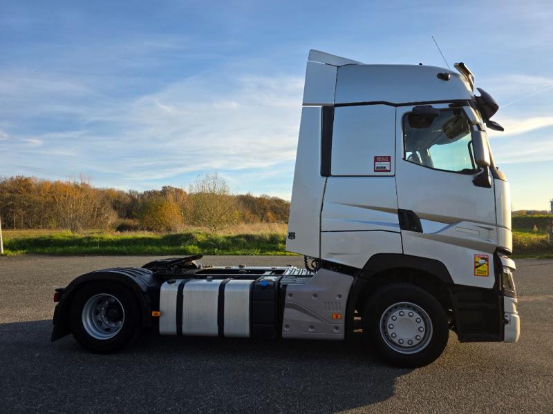 Trattore Renault T-High