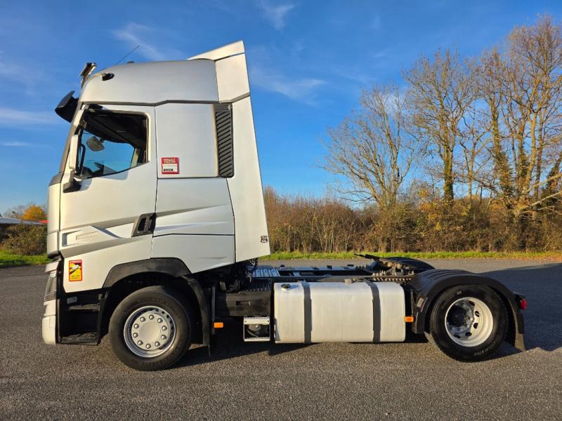 Trattore Renault T-High