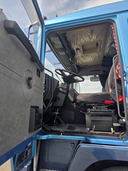Tractor Volvo F10 320
