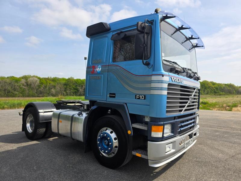 Tractor Volvo F10 320