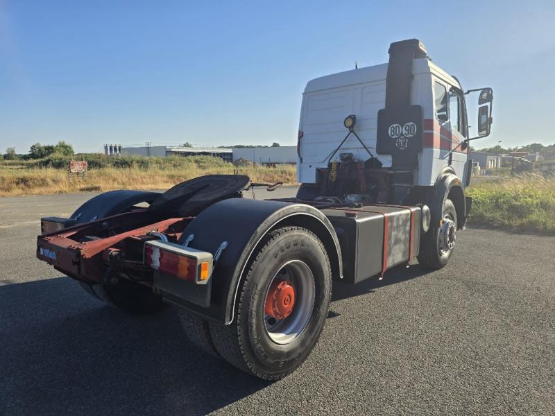 Sattelzugmaschine Mercedes SK 2038