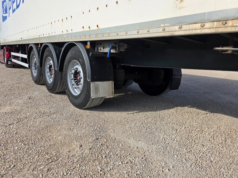 Semirimorchio Fruehauf
