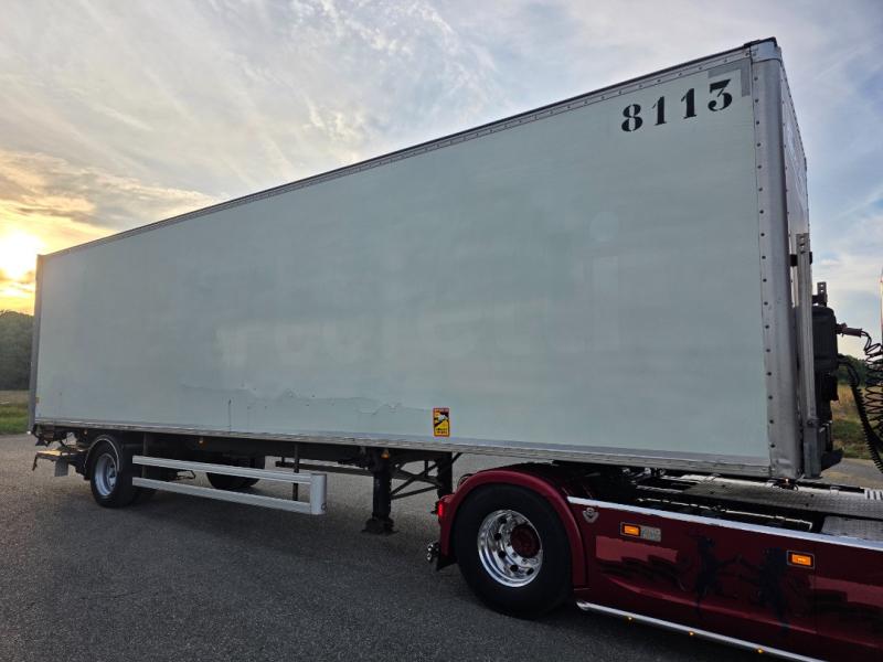Semirimorchio Fruehauf