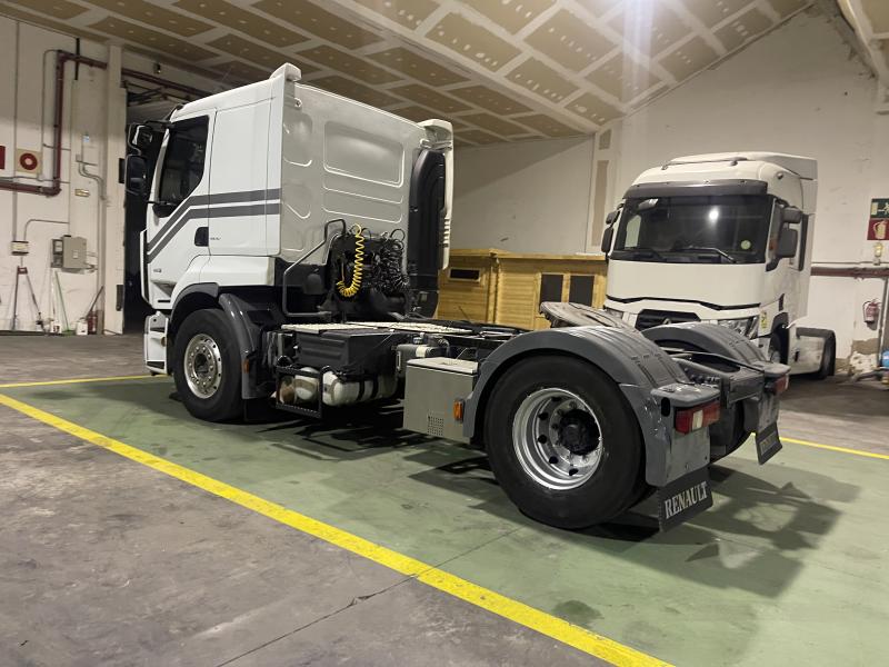 Trekker Renault Premium 460.18