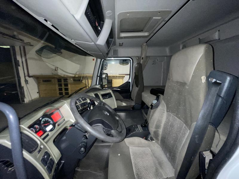 Trekker Renault Premium 460.18