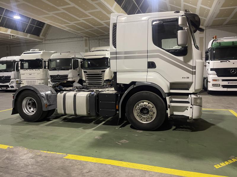 Trekker Renault Premium 460.18