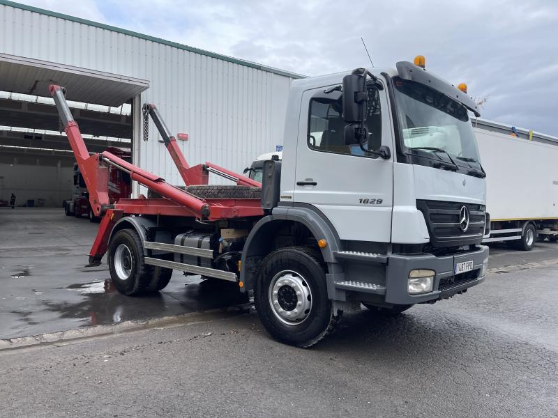 vrachtwagen Mercedes Axor 1829