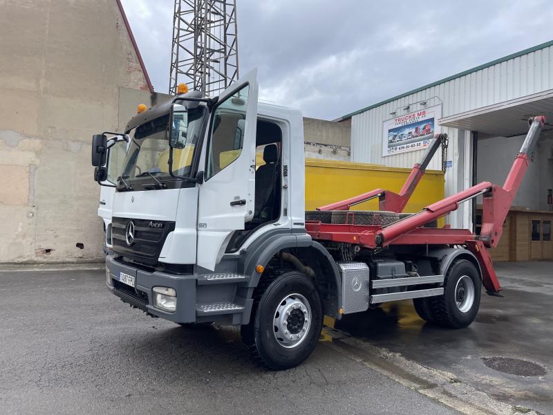 vrachtwagen Mercedes Axor 1829